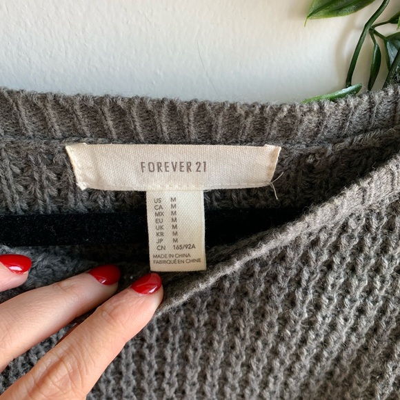 Forever 21 Cropped Sweater - Picture 3 of 3
